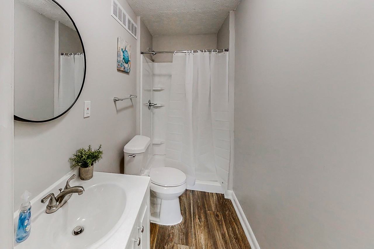 Lisa Dr - Photo 6 of 19