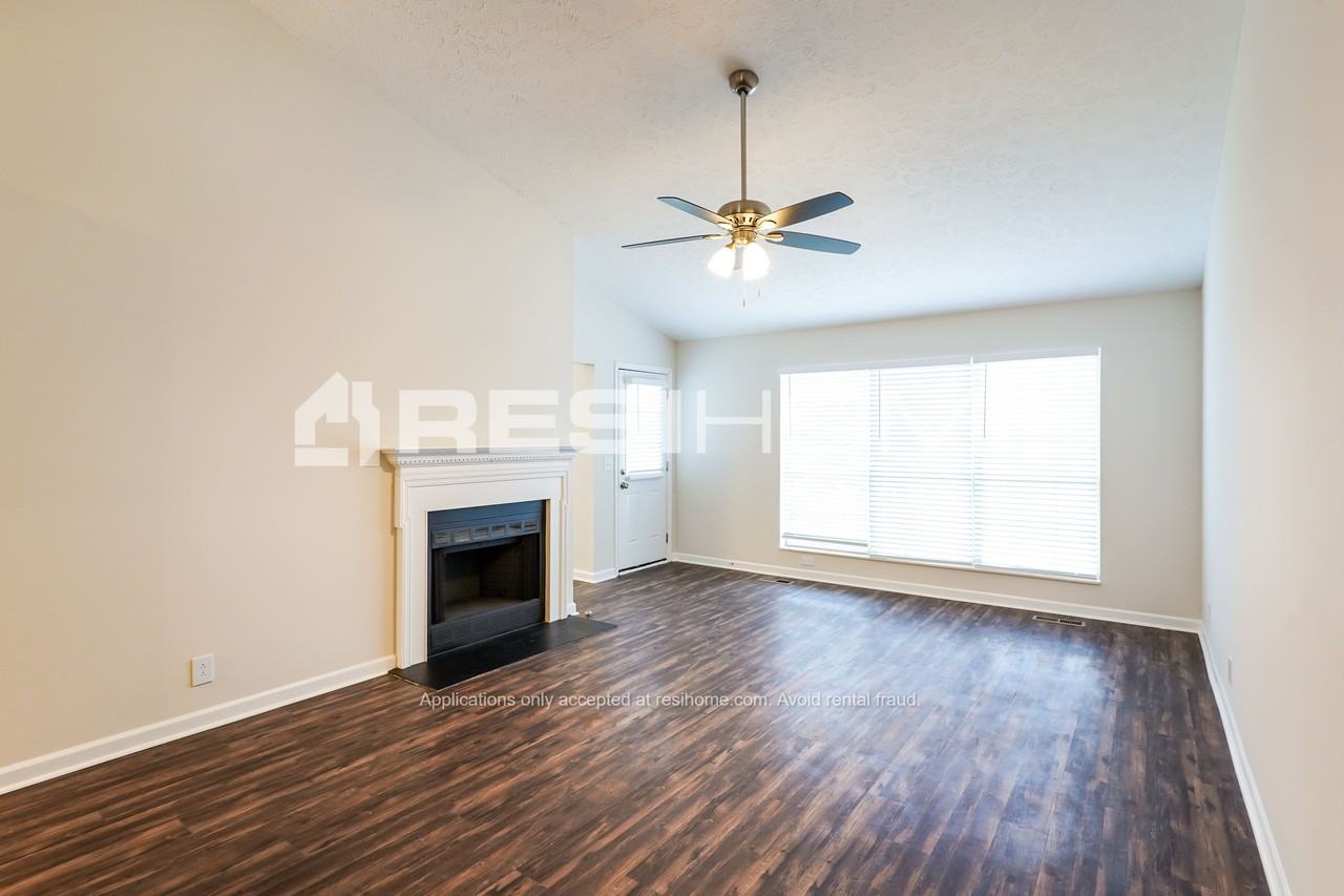 3645 Huntingboro Trl - Photo 3 of 19