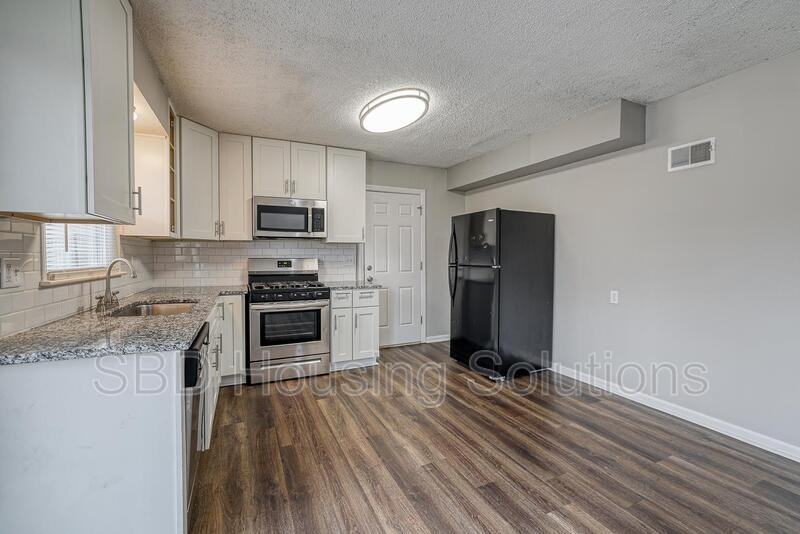 5311 Ne 46th Ter - Photo 4 of 11