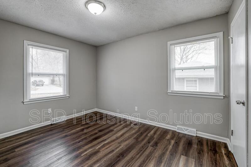 5311 Ne 46th Ter - Photo 7 of 11