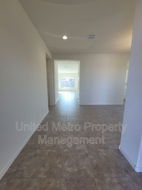 12001 E Sereno Rd - Photo 3 of 32