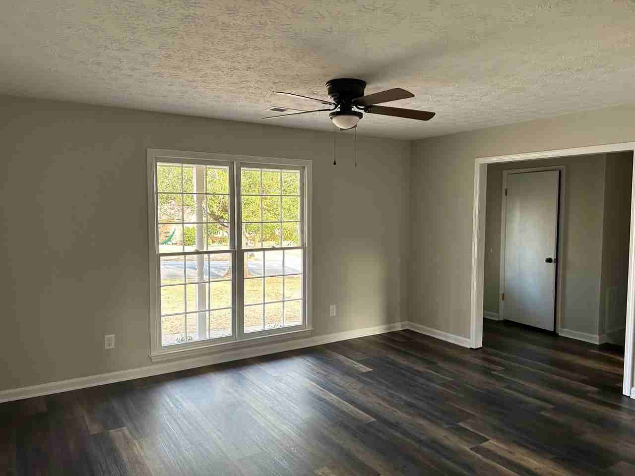 1318 Autumnleaf Ct - Photo 3 of 15