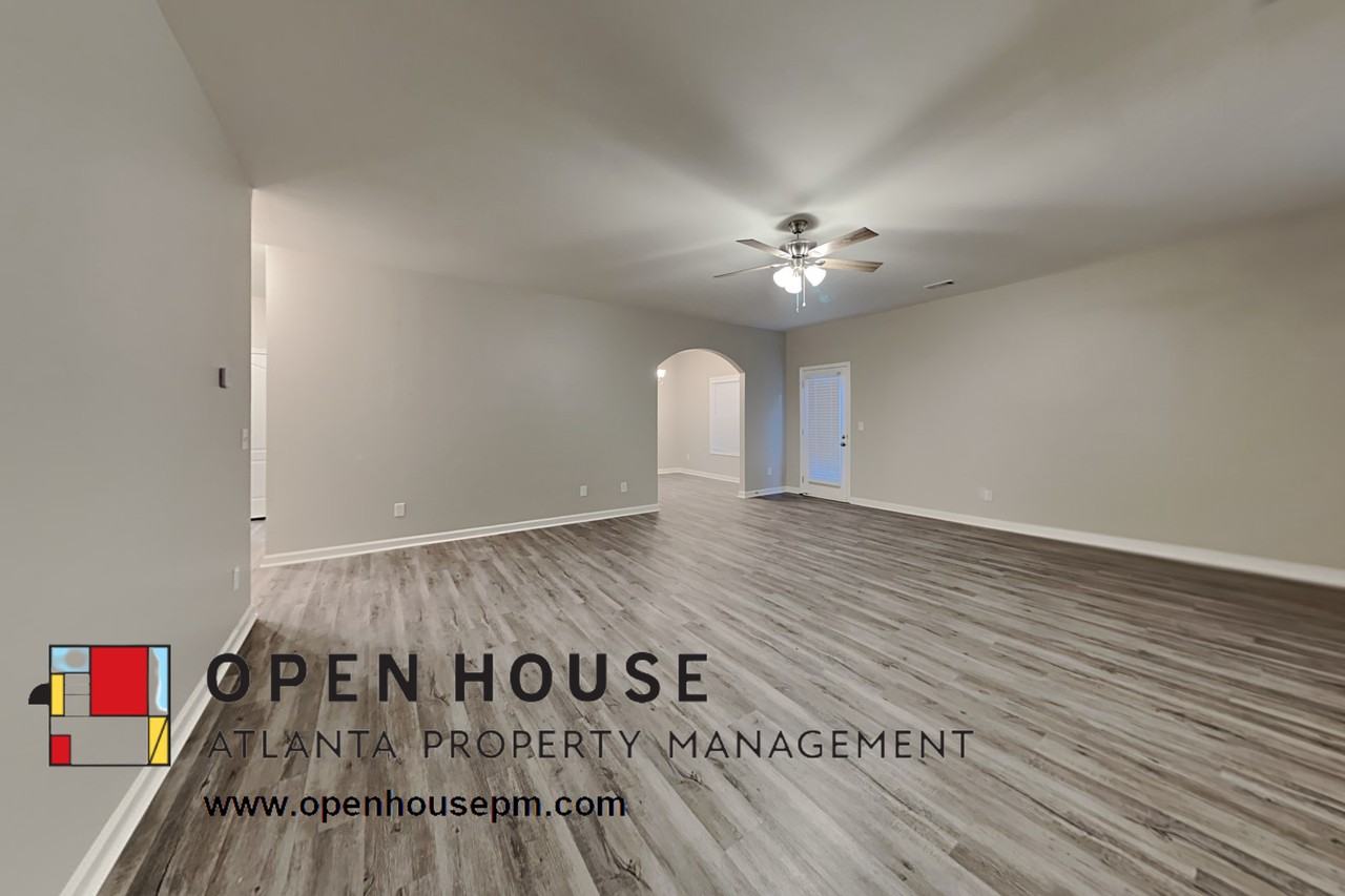 207 Arrowhead Dr - Photo 2 of 17