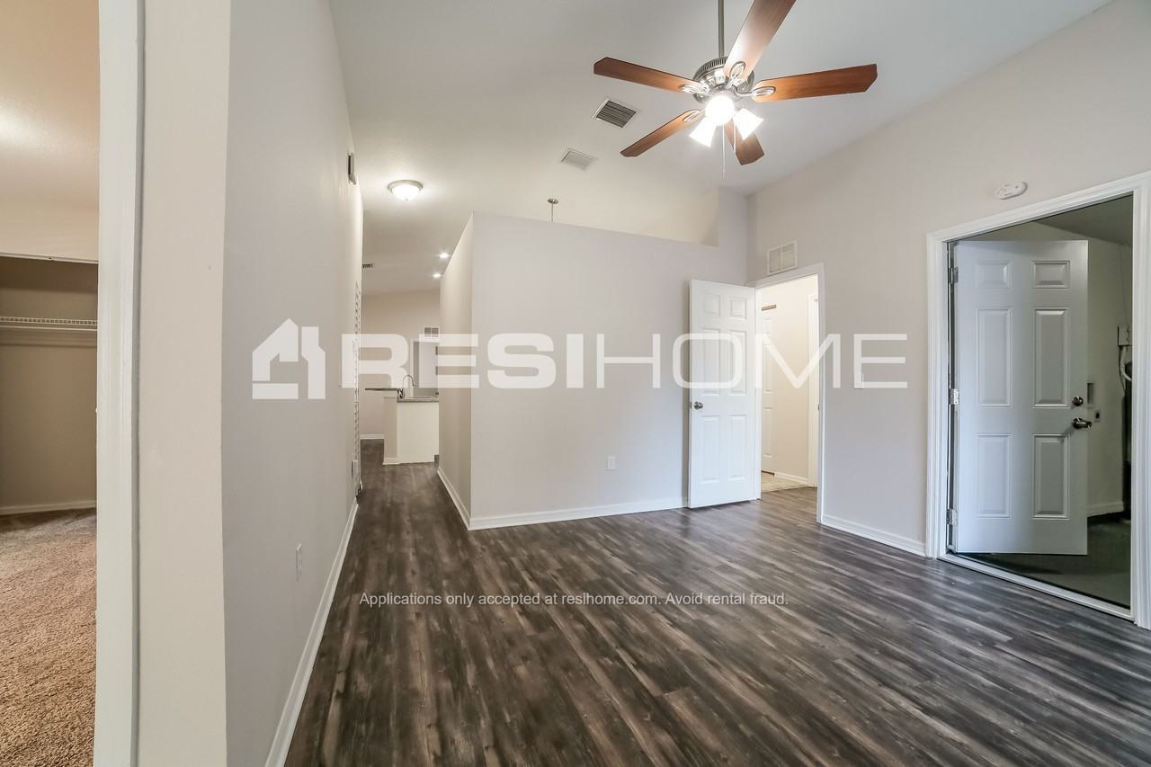 3712 E Grove St - Photo 3 of 18