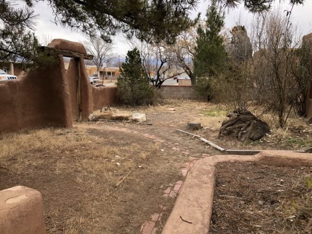 2430 Iris Rd Nw - Photo 3 of 35