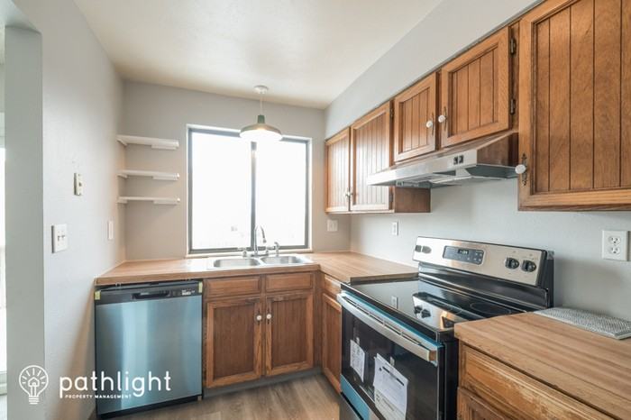 9181 Newton St - Photo 3 of 19