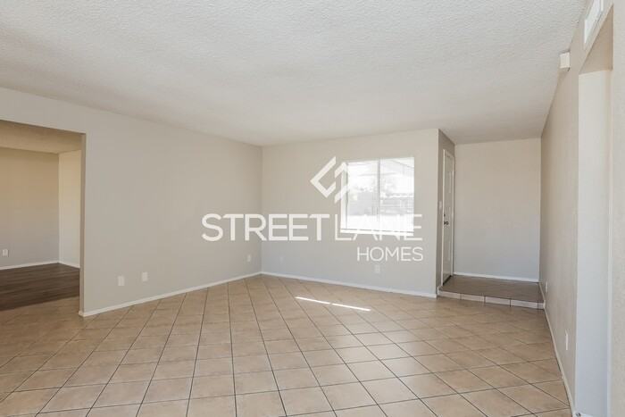 10424 W Calle Del Oro - Photo 3 of 15