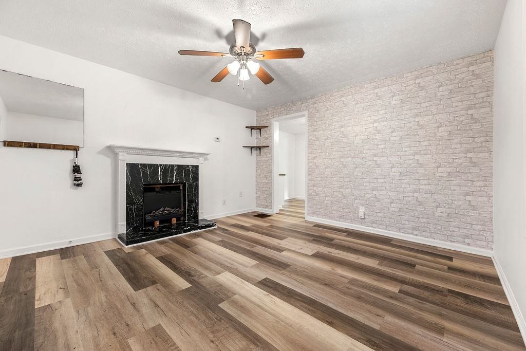 89 Silas King St #1 - Photo 4 of 19