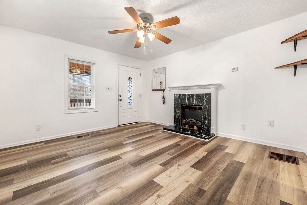 89 Silas King St #1 - Photo 5 of 19