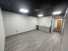 featured image of 910 Taywood Road #FF