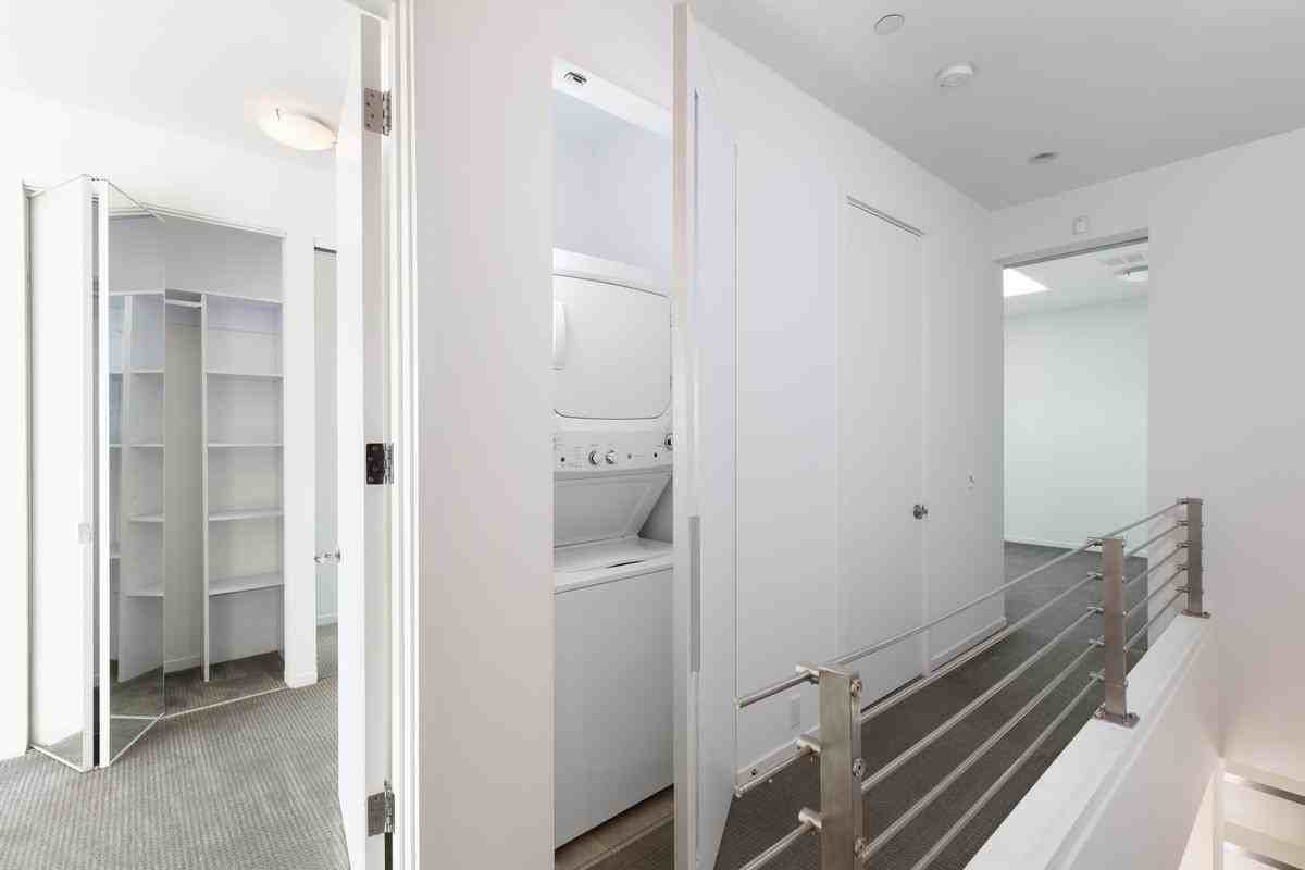 2665 Geneva Ave - Photo 5 of 24