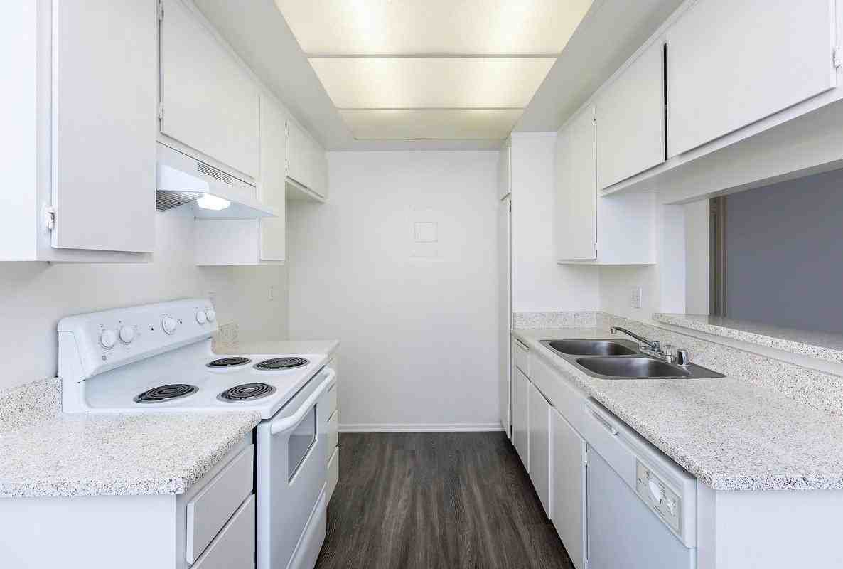 2540 Country Hills Road - Photo 3 of 13