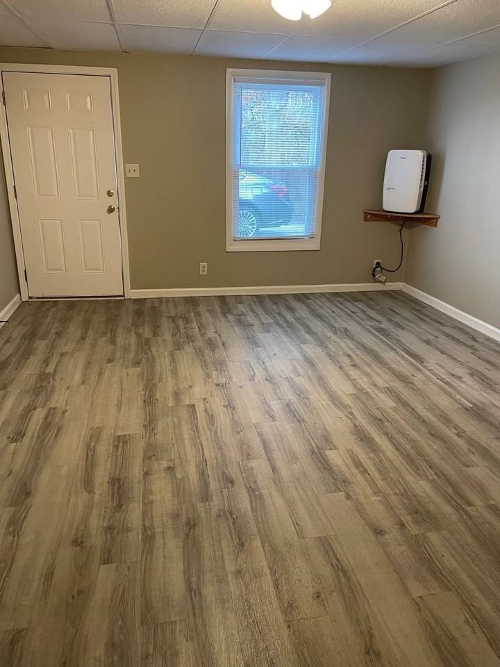 83 Lawn St Apt C - Photo 2 of 6