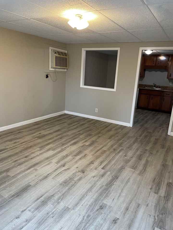 83 Lawn St Apt C - Photo 3 of 6