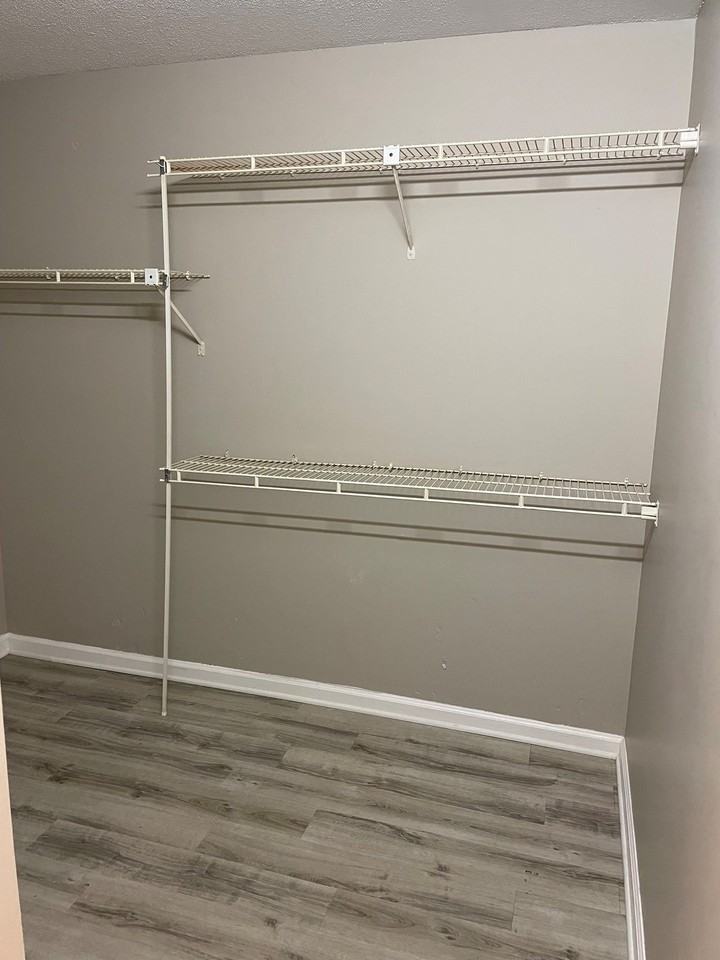 83 Lawn St Apt C - Photo 5 of 6