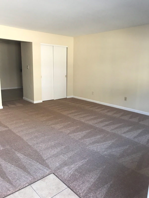 424 Aylesford Pl #7 - Photo 3 of 10