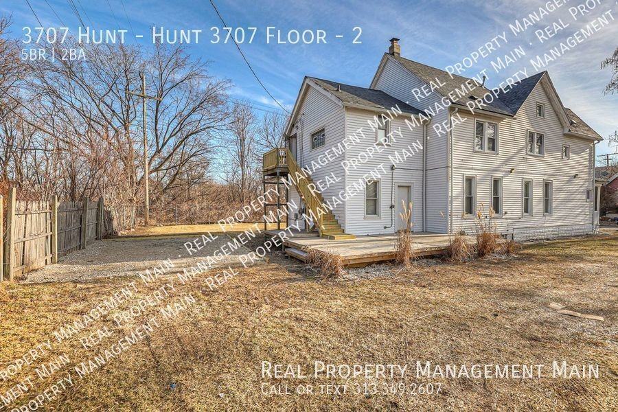 3707 3707 Hunt - Hunt 3707 Floor #2 - Photo 3 of 10