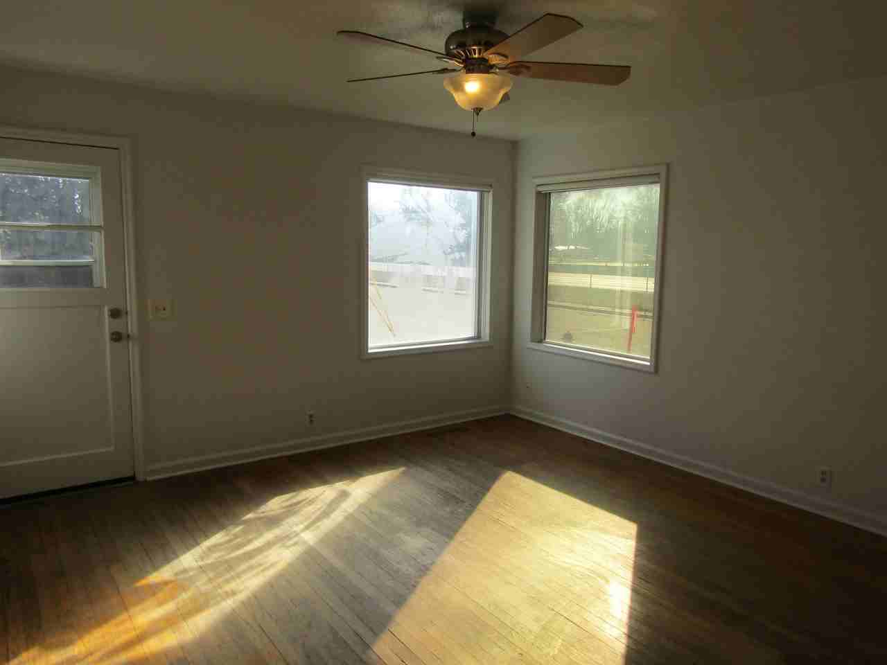 911 N 3rd Ave #911 - Photo 3 of 23