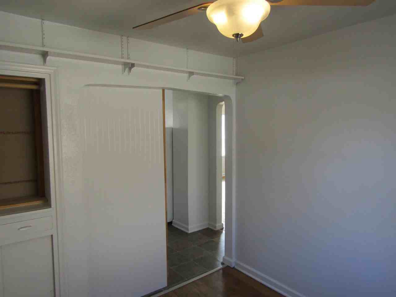 911 N 3rd Ave #911 - Photo 7 of 23
