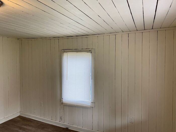 314 E 18th St #1 - Photo 3 of 16