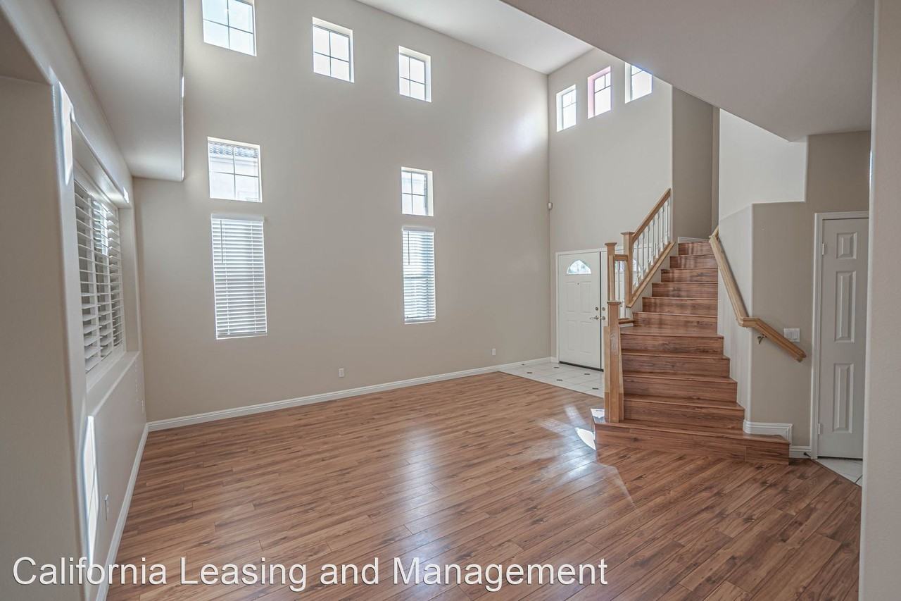 27938 Brookdale Ct - Photo 2 of 22