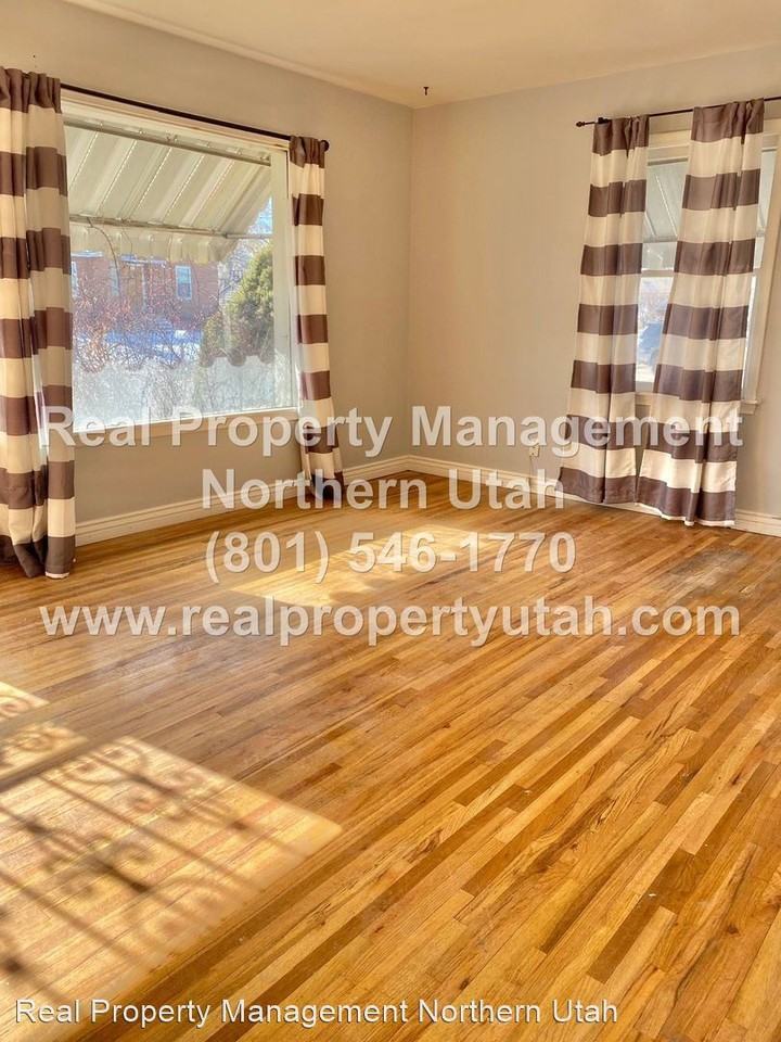 518 Leona Dr - Photo 3 of 21