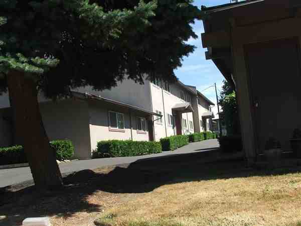 Raleigh Fireside - Photo 2 of 9