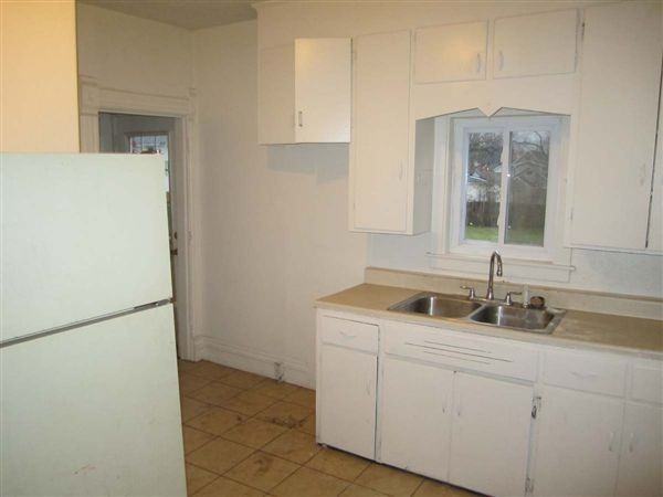 1224 N Capitol Ave - Photo 2 of 11