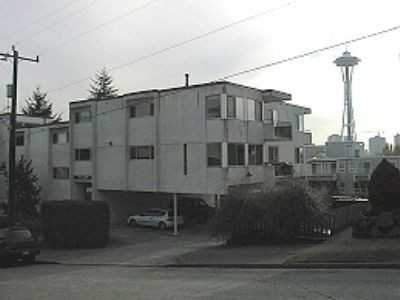215 Valley St - Photo 3 of 7
