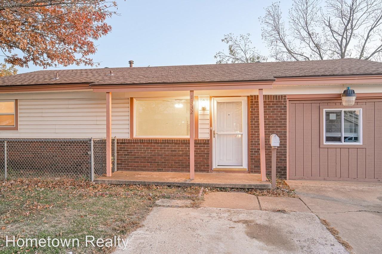 1332 Sw 63rd St - Photo 2 of 19