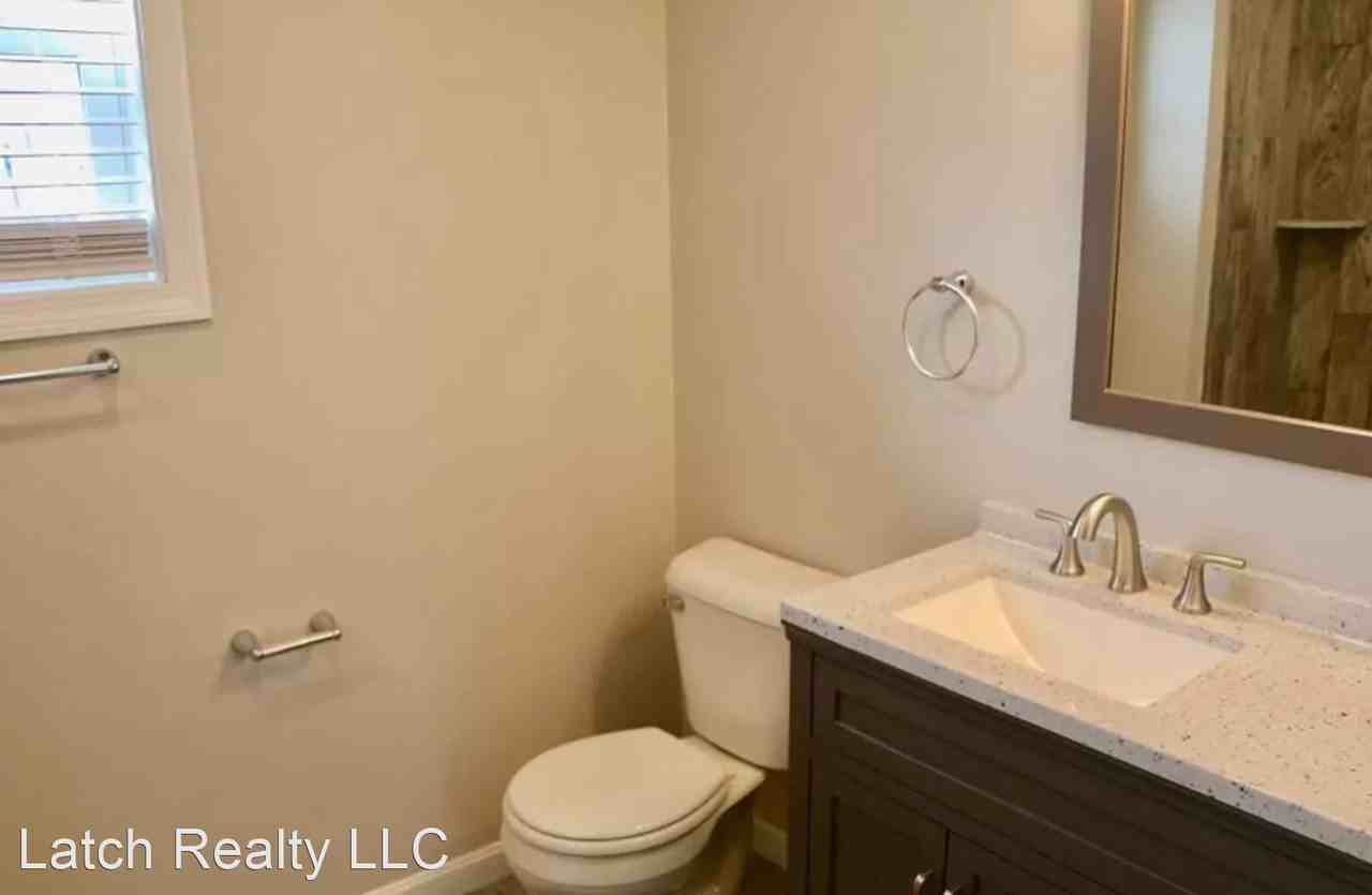 28 Morgan Ave - Photo 3 of 7