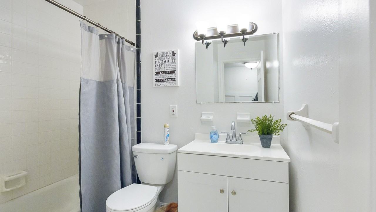 N Crystal Ter - Photo 4 of 22