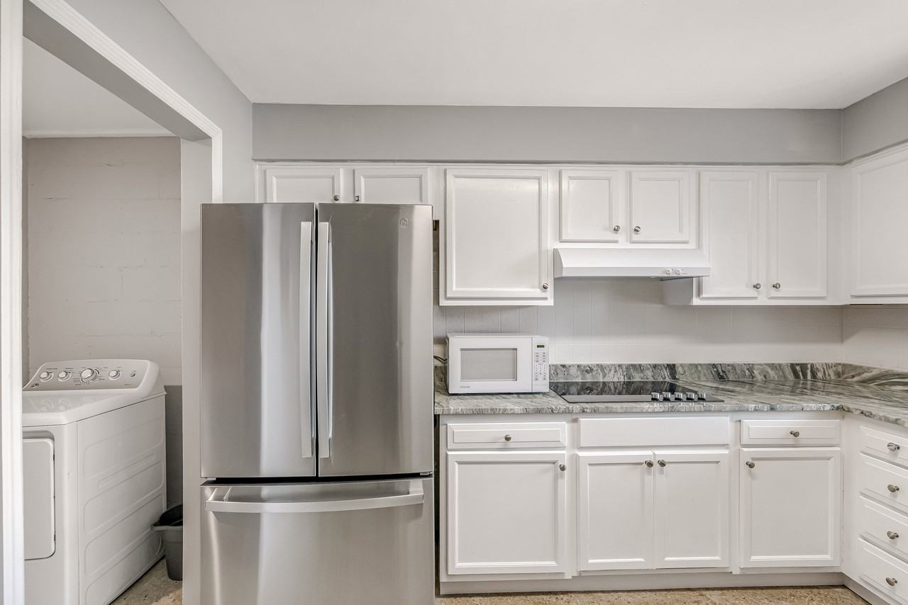 E 22nd Ave - Photo 5 of 18