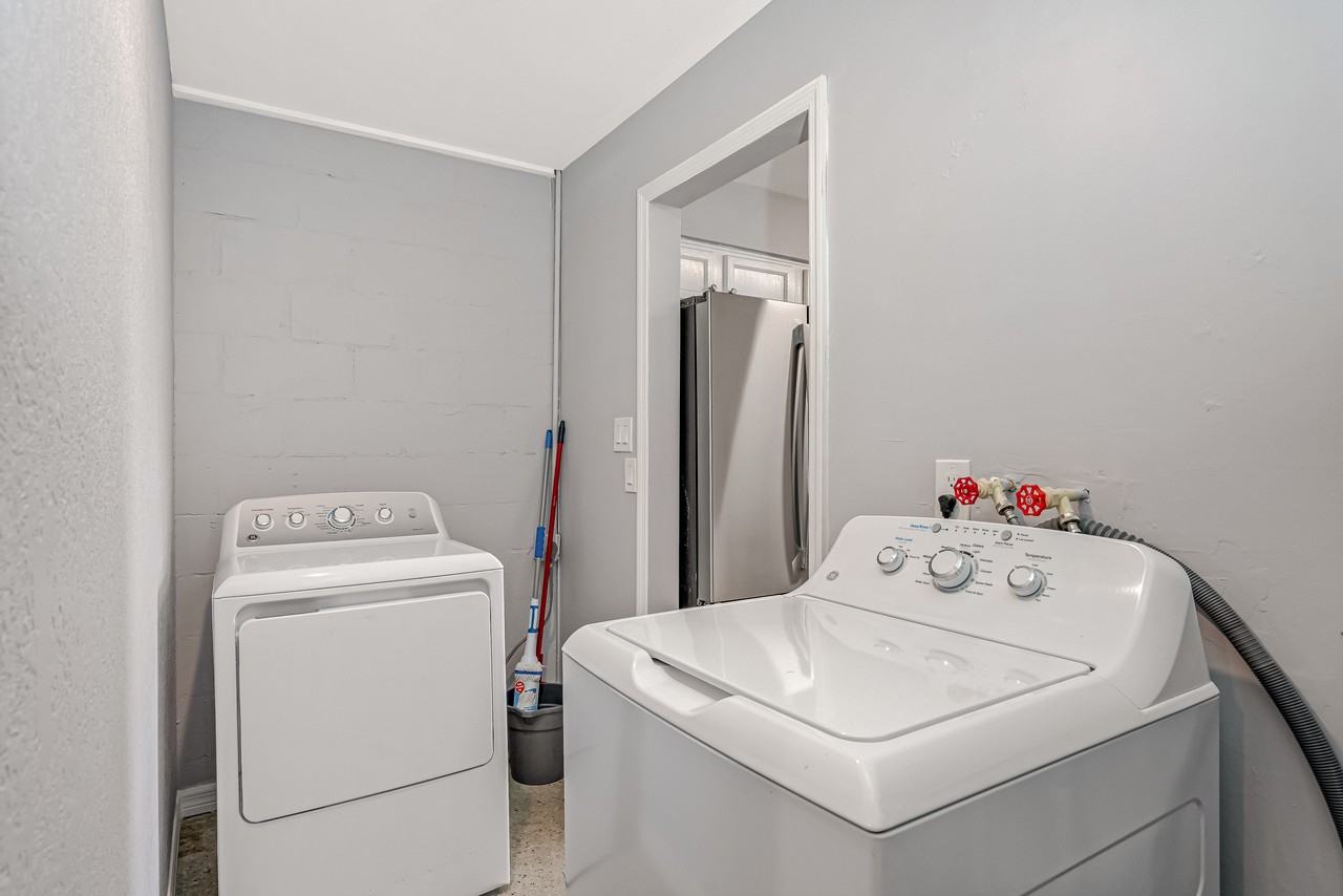 E 22nd Ave - Photo 7 of 18