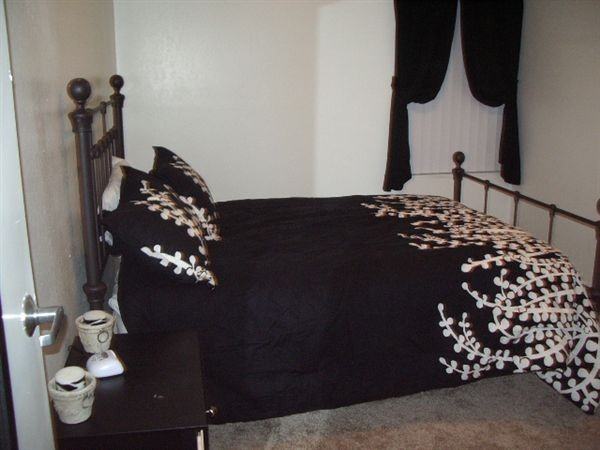 Rio Linda Manor - Photo 3 of 7