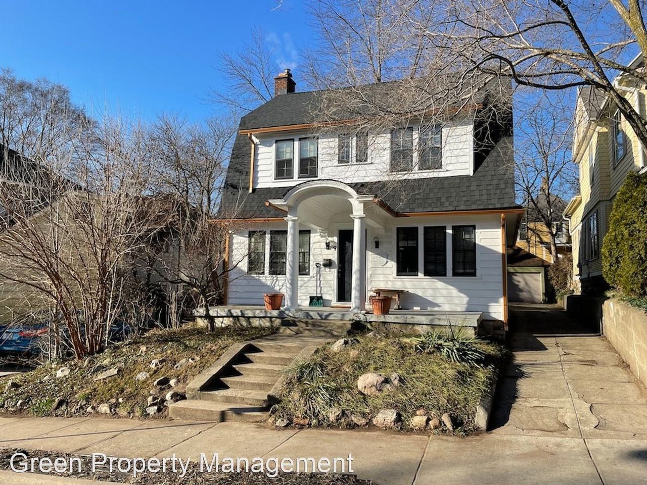 9 Union Ave Ne - Photo 2 of 23