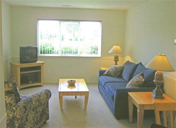 Stoneybrooke Apartments - Photo 3 of 9