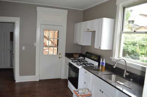 817 14th St - Photo 3 of 10