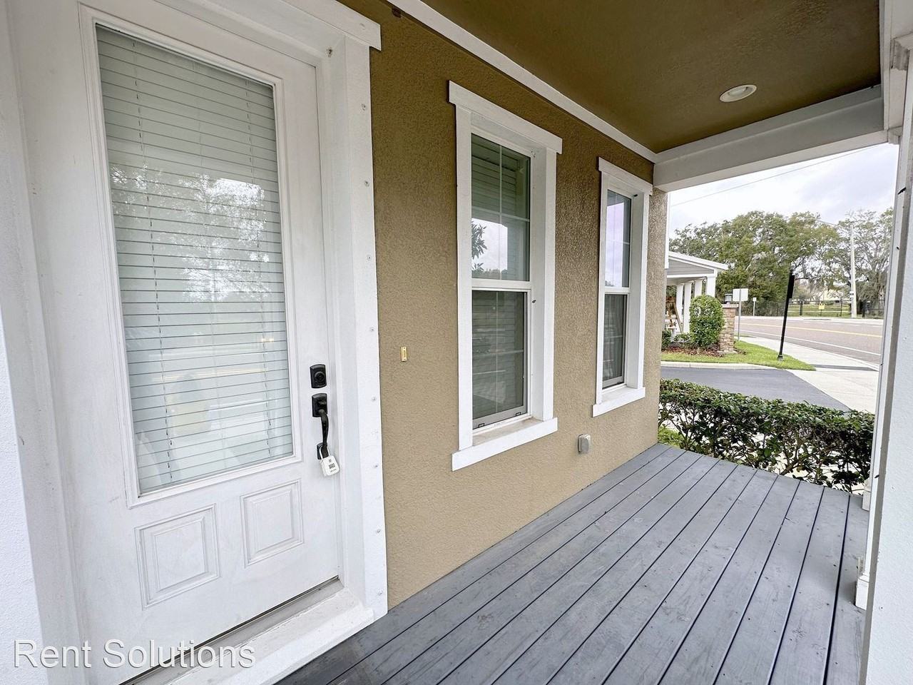 633 Jetstar Ln - Photo 2 of 16