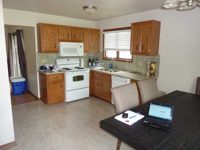 210 Huntington Ct - Photo 3 of 25