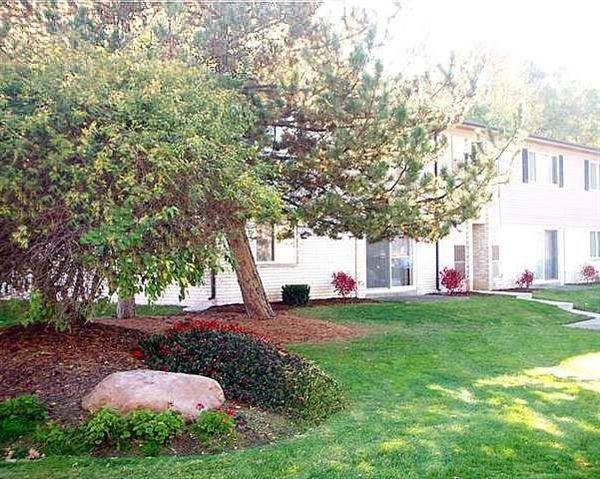 Village Squire Apartments - Photo 2 of 9