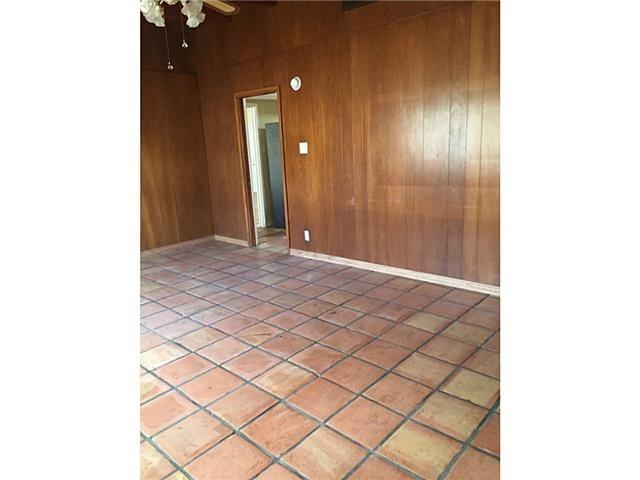 4233 Hampshire Ln - Photo 2 of 5