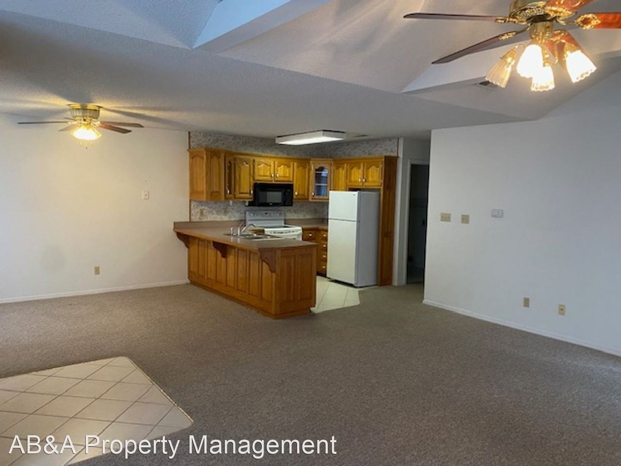 341-343 Northpark Ln. - Photo 3 of 15