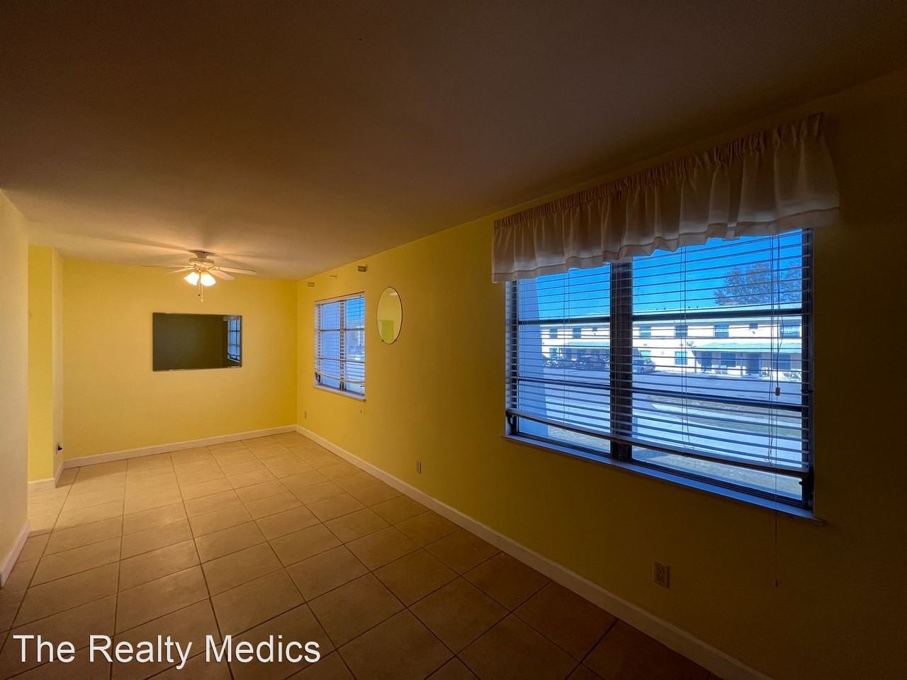 121 Caribbean St #8B - Photo 3 of 11