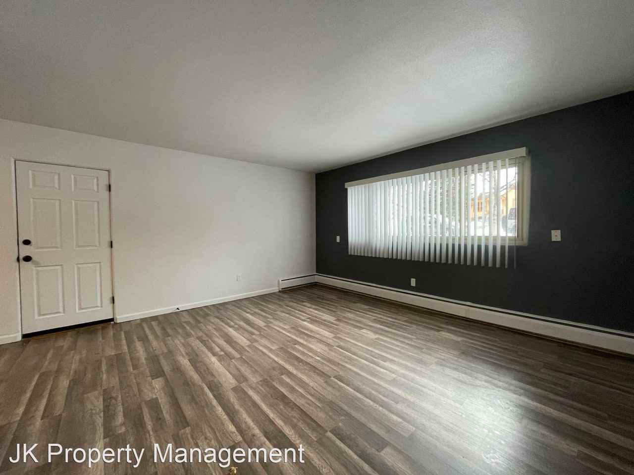 1104 2nd Ave S - Photo 3 of 10