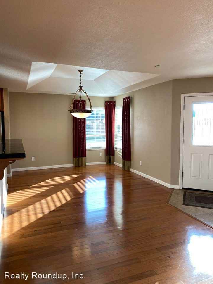 751 Young Ct - Photo 2 of 19