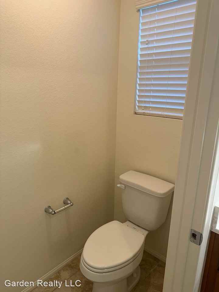 9161 Cocowoods Pl - Photo 2 of 31