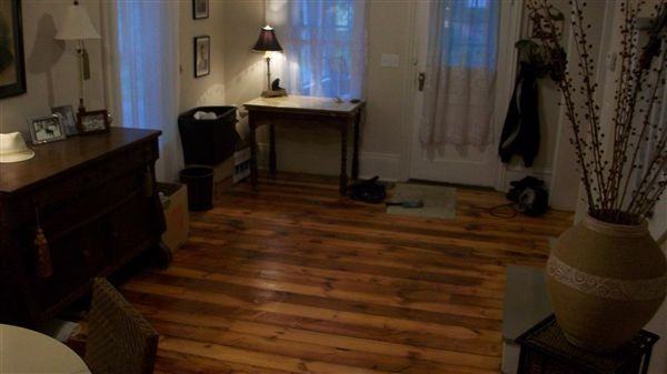 318 W 1st St - Photo 3 of 8