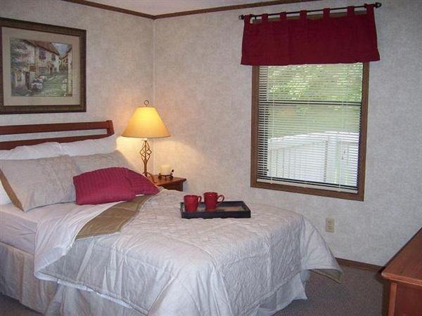 Pine Terrace Apartments - Photo 3 of 8