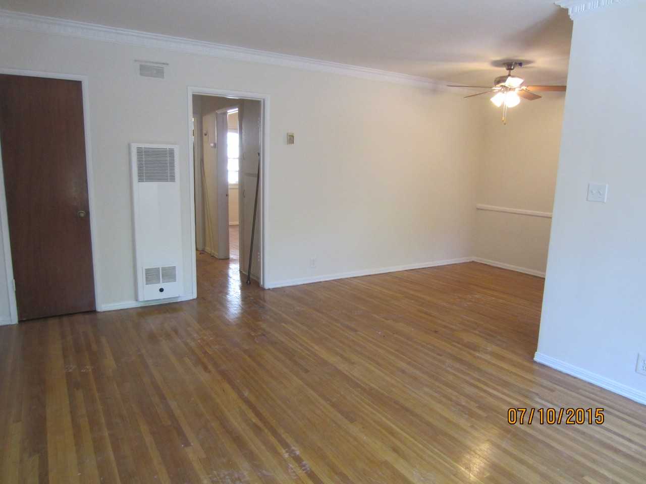 7571 Willoughby Ave. - Photo 3 of 20